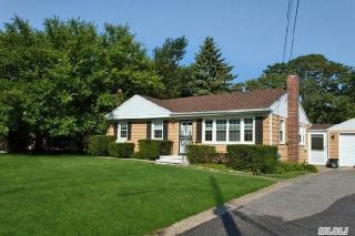 39 Herbert Cir, Canaan Lake, NY 11772-1732