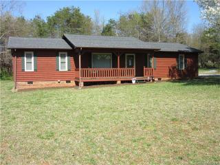 1226 Oak Grove Church Rd, Lincolnton, NC 28092-9688