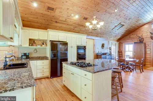 3714 Mountain Rd, Haymarket VA  20169-1739 exterior