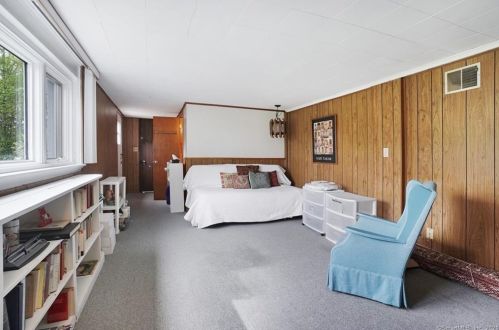 27 Green Hill Rd, North Haven CT  06473-2139 exterior