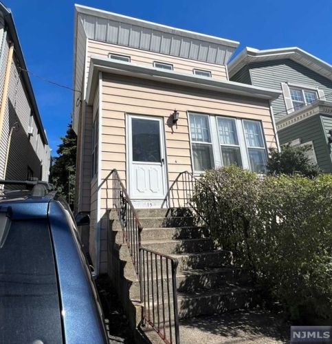 15 26th St, Bayonne, NJ 07002-4606