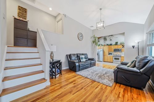 40 Royal Ln, Northport NY  11768-3332 exterior