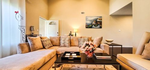 8945 Libra Dr, San Diego CA 92126-4708 exterior