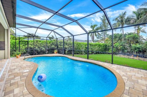 616 Somerset Ct, Marco Island FL  34145-2450 exterior