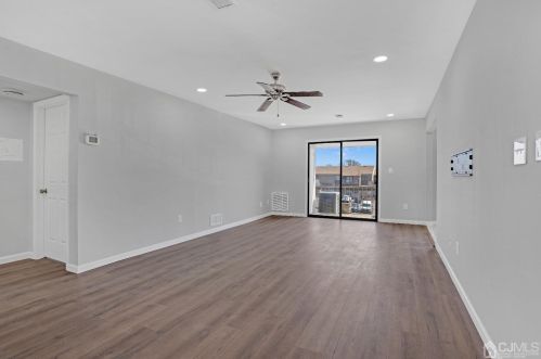 326 Sharon Gdn Ct, Woodbridge NJ  07095-4312 exterior