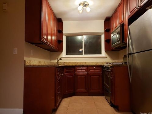 4026 Bell Ave, Bronx NY  10466-2306 exterior
