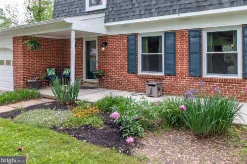 238 Pond Dr, Hockessin, DE 19707-9239