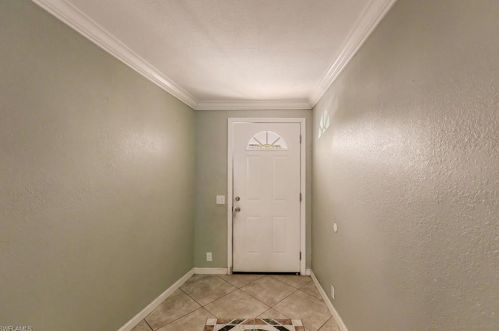 170 Kathy Ln, Naples, FL 34114-8408
