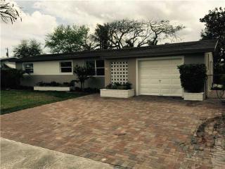 9300 46th Ter, Miami, FL 33165-5814