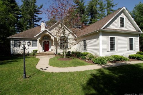 331 Long Meadow Rd, Waterbury, CT 06762-3403
