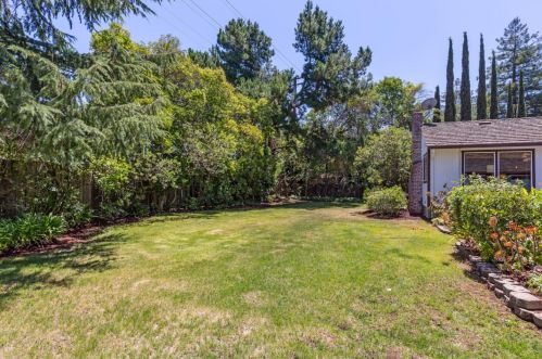 472 Deodara Dr, Los Altos CA 94024-7054 exterior