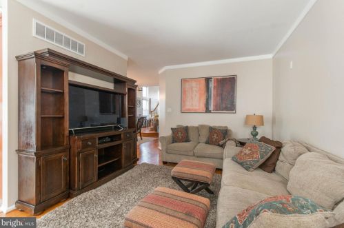 221 Brookdale Ct, Dresher PA  19025-1517 exterior