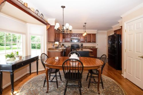 3321 Hammersmith Ln, Cincinnati OH 45248-2874 exterior