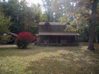 11 Iron Gate Rd, Glens Falls, NY 12804-7242