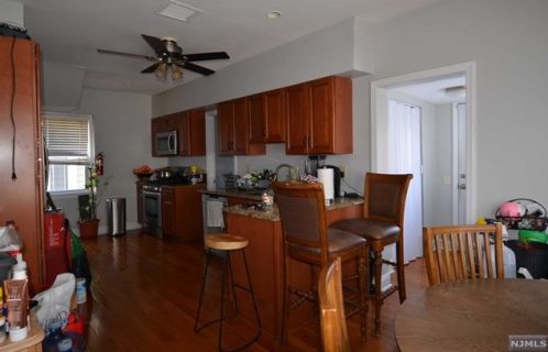 195 Oak St, Teaneck NJ  07666-3848 exterior