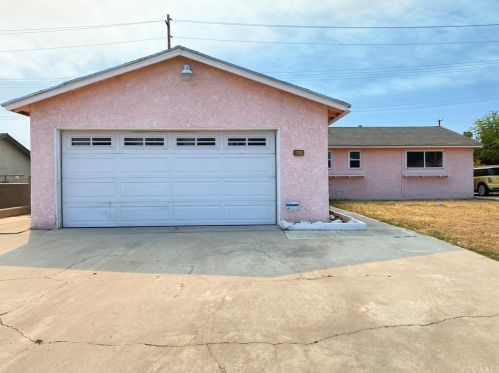 6998 Argyle Ave, San Bernardino, CA 92404-6143