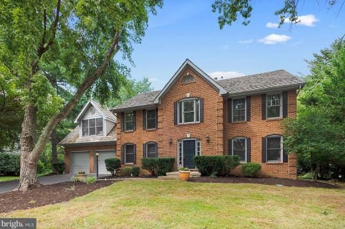 2702 Rogers Ln, Herndon, VA 20171-3626