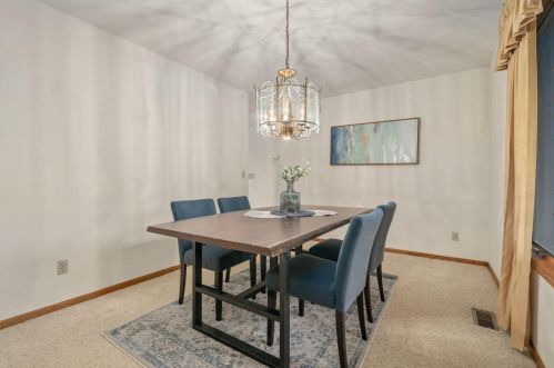 2375 Chickasaw Dr, London OH  43140-9014 exterior