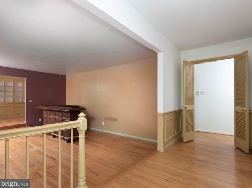 210 Paddock Ln, Wilmington, DE 19803-1919