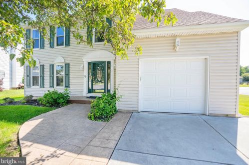 1 Glacier Ct, Bear DE  19701-1779 exterior