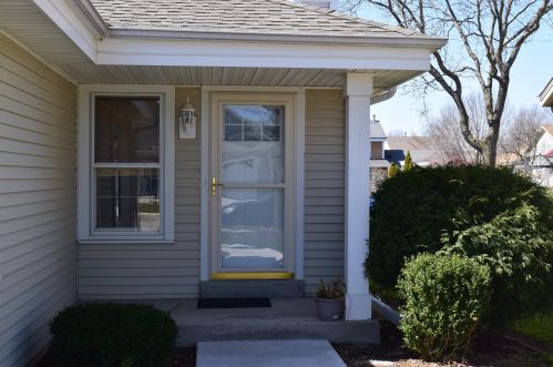 1912 Big Bend Rd, Waukesha, WI 53189-7686