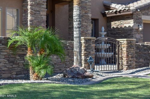 4156 Ravenswood Dr, Gilbert, AZ 85298-4142
