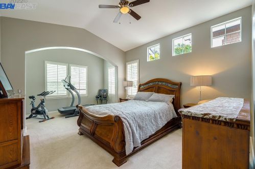 8765 Wild Iris Dr, Gilroy CA  95020-7935 exterior