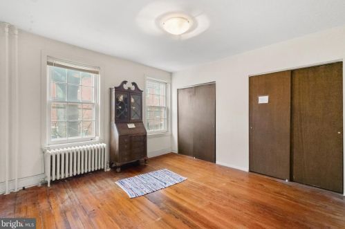 210 Carpenter St, Philadelphia PA 19146-2516 exterior