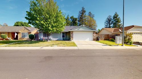 2237 Heritage Manor Dr, Riverbank CA  95367-2649 exterior