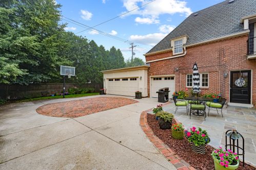 4749 Cramer St, Milwaukee WI 53211-1228 exterior