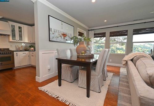 122 El Toyonal, Orinda CA  94563-2133 exterior