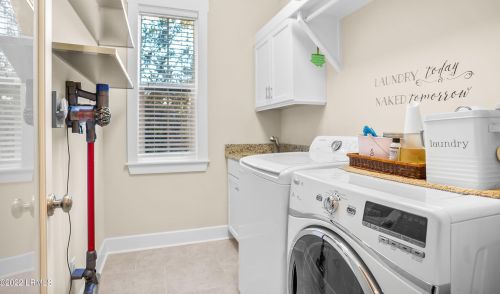 700 Sunset Cir, Beaufort SC  29906-9426 exterior