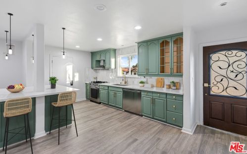 1469 Ahart St, Simi Valley, CA 93065-2042