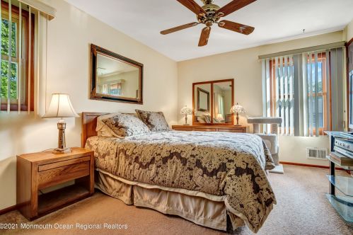 61 Venice Dr, Bricktown NJ  08723-6976 exterior