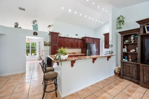 107 Hawthorne Cir, Fort Pierce FL 34953-3524 exterior