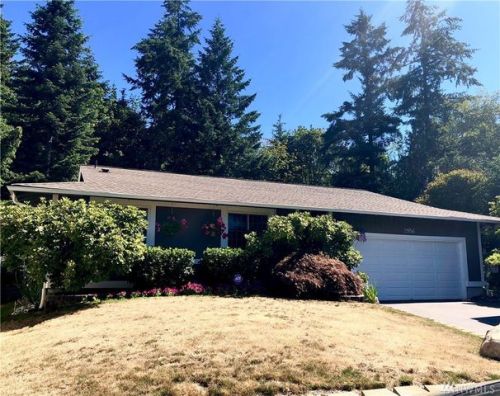 2950 Osiris Ct, Bremerton, WA 98311-9552