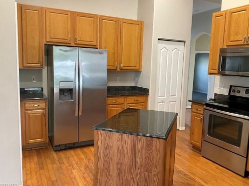 135 Glen Eagle Cir, Naples FL  34104-5714 exterior