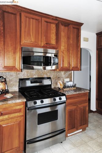 16497 Kent Ave, San Lorenzo CA  94580-1230 exterior