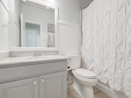 5701 Northcrest Dr, Lewisville TX  75028-4803 exterior