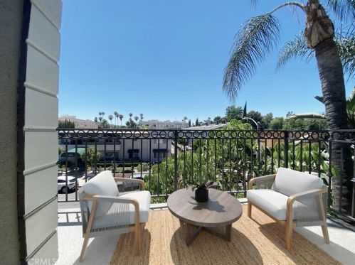 4536 Colbath Ave, Van Nuys CA  91423-2941 exterior