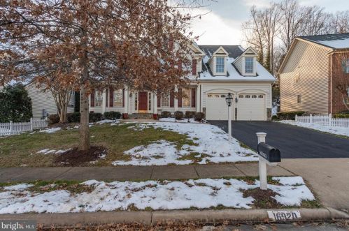 16920 Chapel Hill Ct, Woodbridge, VA 22191-4569