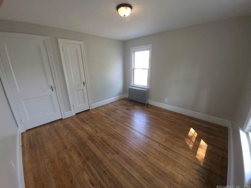 49 Norman St, Manchester CT  06040-6113 exterior