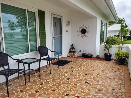 9244 36th Way, Pinellas Park, FL 33782-5923