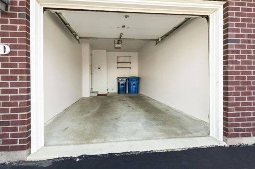 1915 Riverside Dr, Green Bay, WI 54313-4098