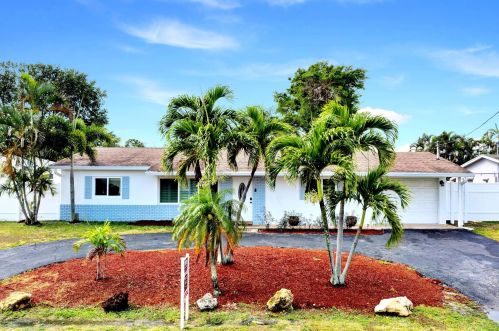 1194 28th Ave, Boynton Beach, FL 33426-7840