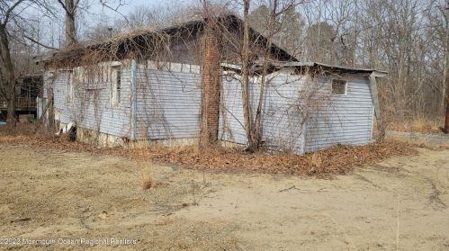 14 Thomas Ln, Morganville, NJ 07751-9769