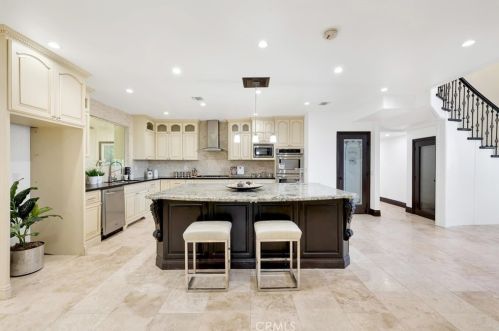 2340 Robinhood Pl, Orange CA  92867-1851 exterior