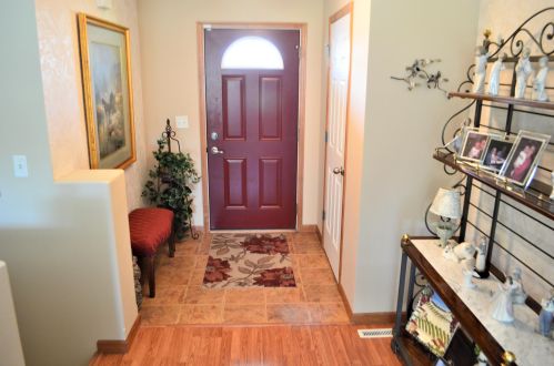 8821 65th St, Kenosha, WI 53142-7241