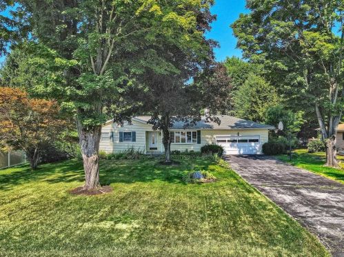 3 Alvin Ct, Poughkeepsie NY  12603-6126 exterior