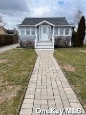 20 Hillside Ave, Northport, NY 11768-1222